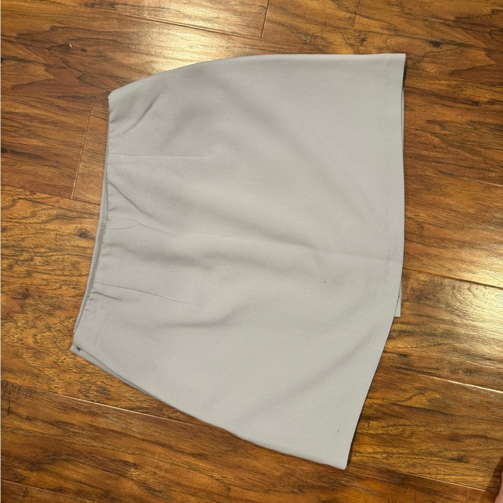 Abercrombie & Fitch Light Gray Mini Skirt - Picture 2 of 3